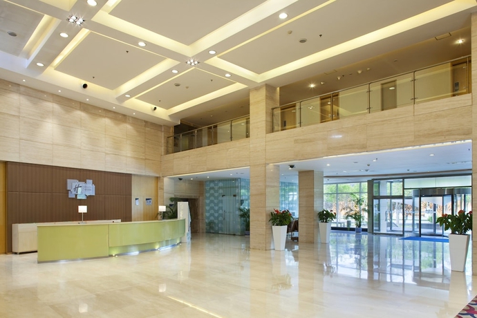 Imagen de los interiores del Hotel Holiday Inn Express Airport Tianjin, An Ihg. Foto 18