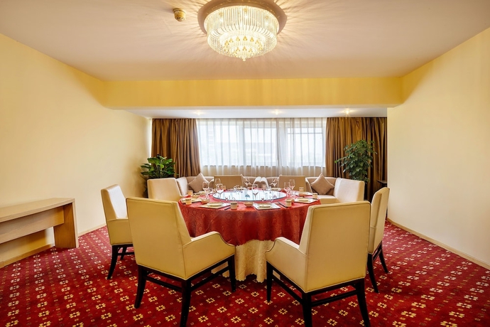 Imagen del bar/restaurante del Hotel Holiday Inn Express Airport Tianjin, An Ihg. Foto 2