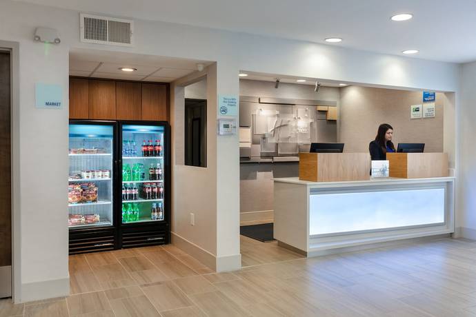 Imagen de los interiores del Hotel Holiday Inn Express Alpharetta - Roswell, an IHG. Foto 16