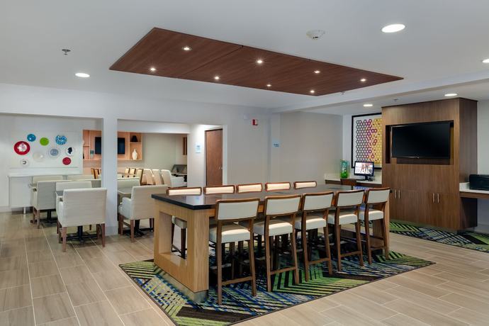 Imagen de los interiores del Hotel Holiday Inn Express Alpharetta - Roswell, an IHG. Foto 17