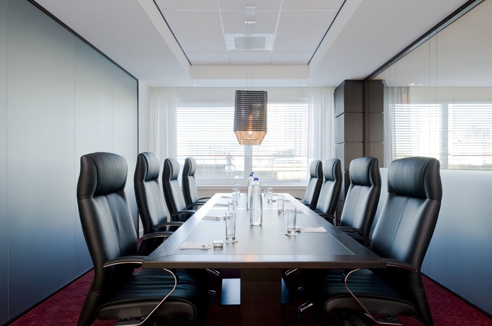 Imagen de los interiores del Hotel Holiday Inn Express Amsterdam - Sloterdijk Station. Foto 10