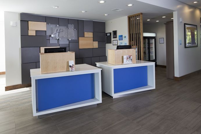Imagen de los interiores del Hotel Holiday Inn Express And Suites Alpena - Downtown, An Ihg. Foto 16
