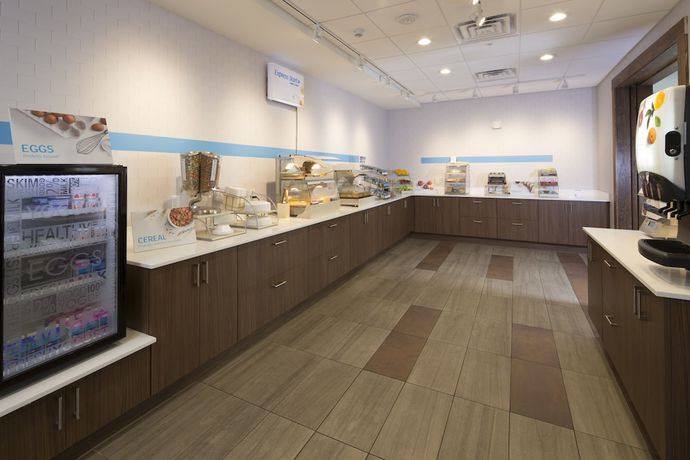 Imagen del bar/restaurante del Hotel Holiday Inn Express And Suites Alpena - Downtown, An Ihg. Foto 2