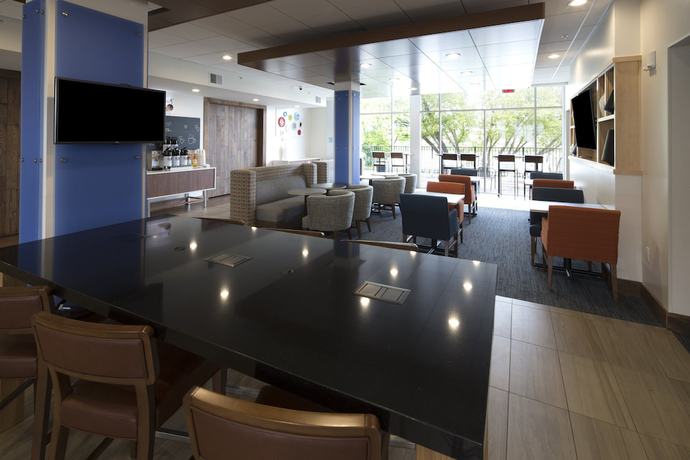 Imagen de los interiores del Hotel Holiday Inn Express And Suites Alpena - Downtown, An Ihg. Foto 18