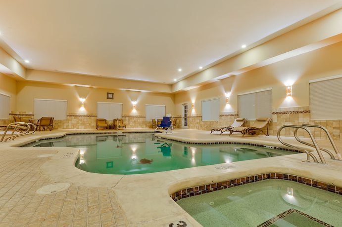 Imagen de la piscina del Hotel Holiday Inn Express And Suites Alpine Southeast, An Ihg. Foto 20