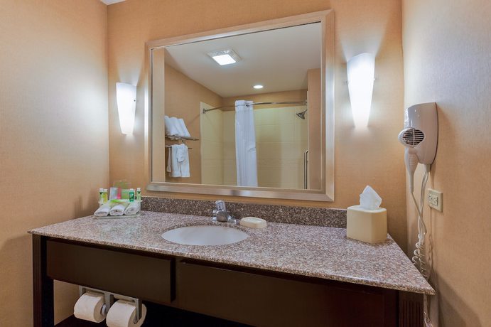 Imagen de la habitación del Hotel Holiday Inn Express And Suites Alpine Southeast, An Ihg. Foto 12