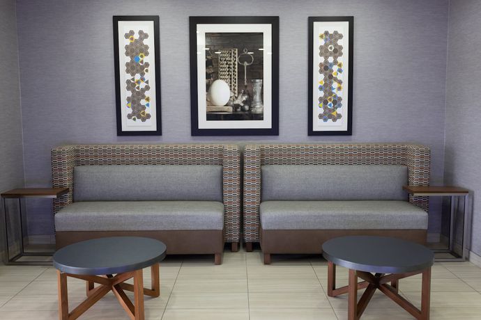 Imagen de los interiores del Hotel Holiday Inn Express And Suites Athens, An Ihg. Foto 19