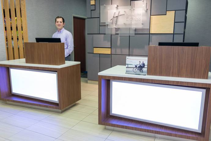 Imagen de los interiores del Hotel Holiday Inn Express And Suites Athens, An Ihg. Foto 20