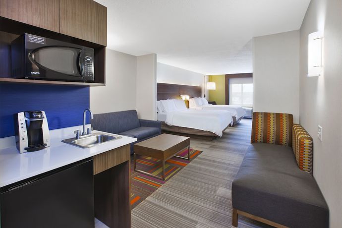 Imagen de la habitación del Hotel Holiday Inn Express And Suites Auburn Hills, An Ihg. Foto 3