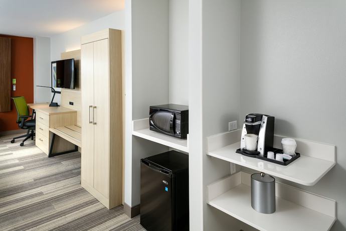 Imagen de la habitación del Hotel Holiday Inn Express And Suites Bend South, An Ihg. Foto 10