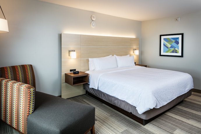 Imagen de la habitación del Hotel Holiday Inn Express And Suites Bend South, An Ihg. Foto 13