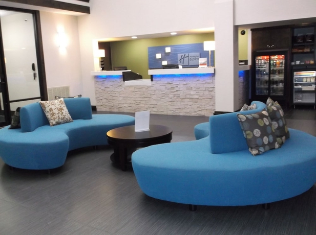 Imagen de los interiores del Hotel Holiday Inn Express And Suites Bentonville. Foto 15