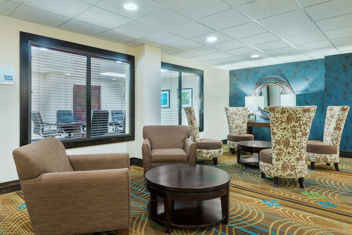 Imagen de los interiores del Hotel Holiday Inn Express And Suites Bentonville. Foto 16