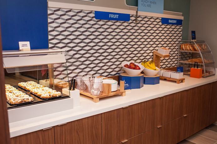 Imagen del bar/restaurante del Hotel Holiday Inn Express And Suites- Birmingham North-Fultondale, an IHG. Foto 3