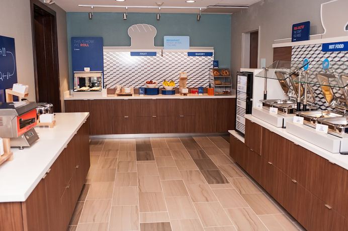 Imagen del bar/restaurante del Hotel Holiday Inn Express And Suites- Birmingham North-Fultondale, an IHG. Foto 4
