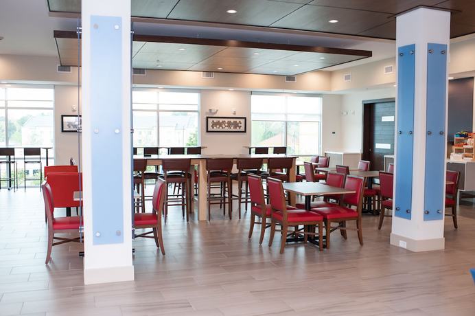 Imagen de los interiores del Hotel Holiday Inn Express And Suites- Birmingham North-Fultondale, an IHG. Foto 13
