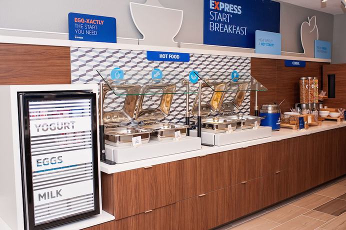 Imagen del bar/restaurante del Hotel Holiday Inn Express And Suites- Birmingham North-Fultondale, an IHG. Foto 7