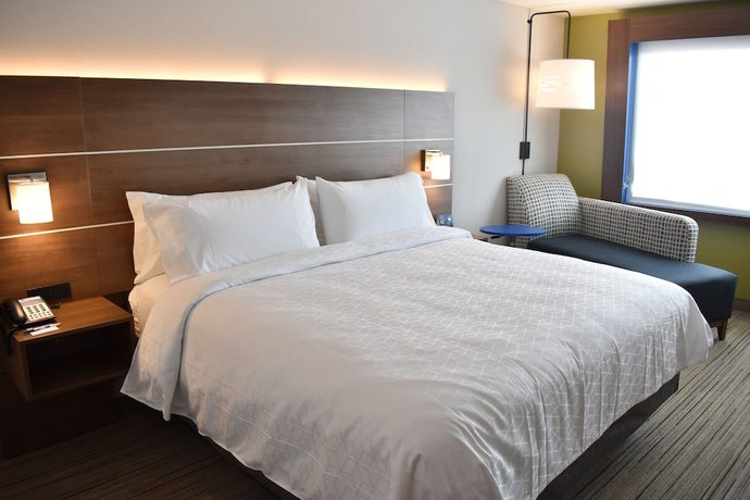 Imagen de la habitación del Hotel Holiday Inn Express And Suites Boston South - Randolph, an IHG. Foto 7