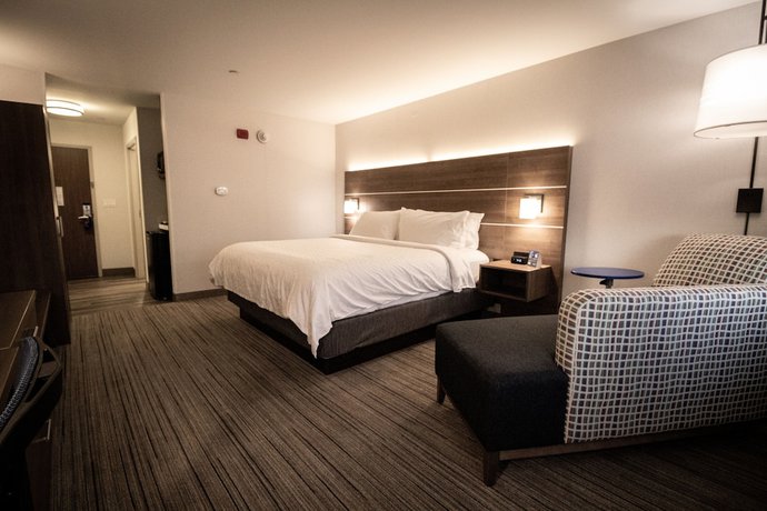 Imagen de la habitación del Hotel Holiday Inn Express And Suites Boston South - Randolph, an IHG. Foto 9