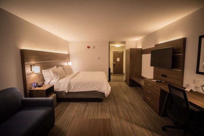 Imagen de la habitación del Hotel Holiday Inn Express And Suites Boston South - Randolph, an IHG. Foto 11