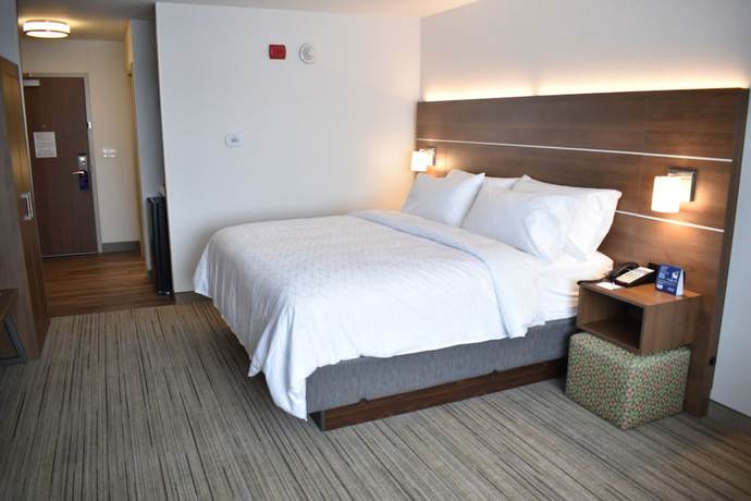 Imagen de la habitación del Hotel Holiday Inn Express And Suites Boston South - Randolph, an IHG. Foto 12