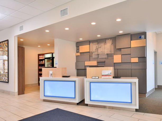 Imagen de los interiores del Hotel Holiday Inn Express And Suites Brighton, an IHG. Foto 16