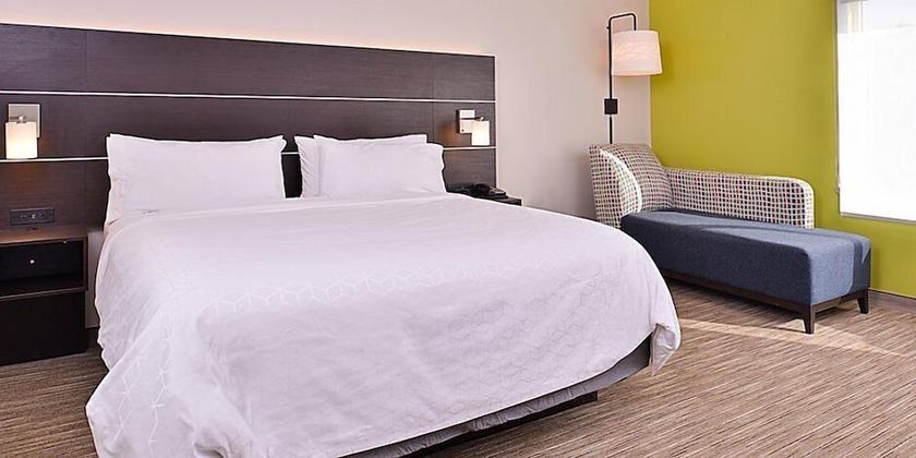 Imagen de la habitación del Hotel Holiday Inn Express And Suites Brighton, an IHG. Foto 11