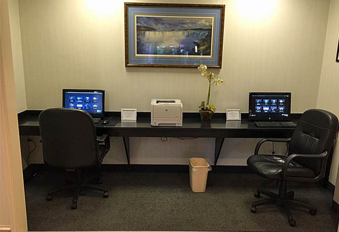 Imagen de los interiores del Hotel Holiday Inn Express And Suites Buffalo-airport, An Ihg. Foto 15