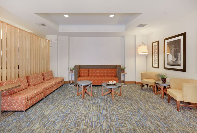 Imagen de los interiores del Hotel Holiday Inn Express And Suites Burleson/ft. Worth, An Ihg. Foto 17