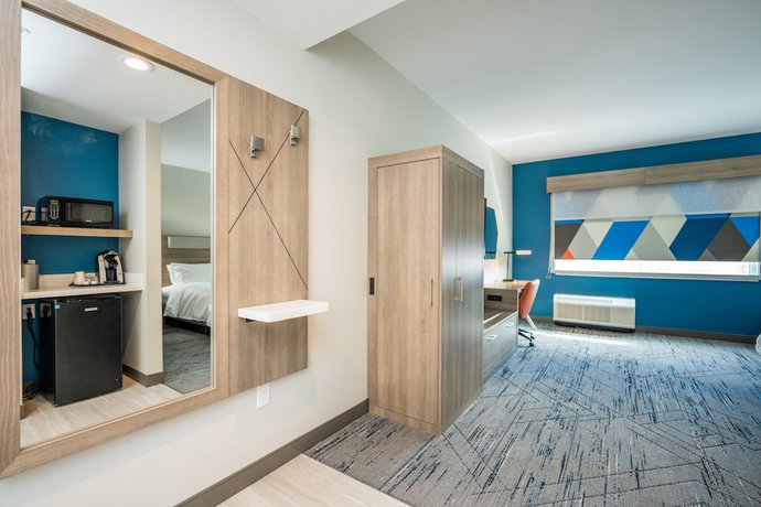 Imagen de la habitación del Hotel Holiday Inn Express And Suites Charlottesville, An Ihg. Foto 11