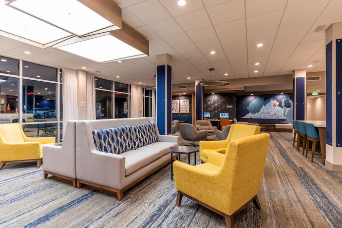 Imagen de los interiores del Hotel Holiday Inn Express And Suites Charlottesville, An Ihg. Foto 18