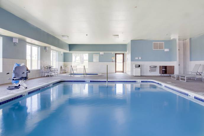 Imagen de la piscina del Hotel Holiday Inn Express And Suites Chickasha, An Ihg. Foto 20
