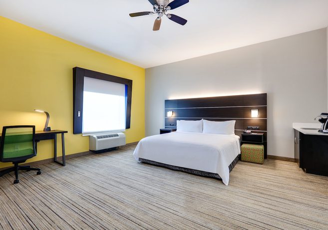 Imagen de la habitación del Hotel Holiday Inn Express And Suites Cleburne, An Ihg. Foto 4