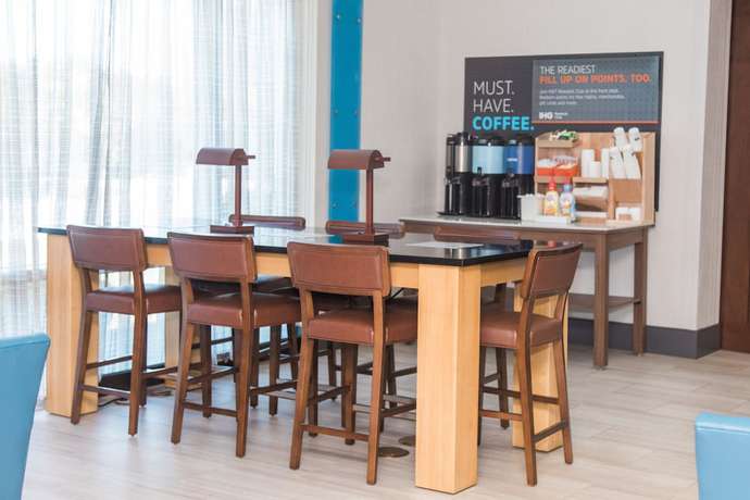 Imagen del bar/restaurante del Hotel Holiday Inn Express And Suites Columbia-fort Jackson, An Ihg. Foto 2
