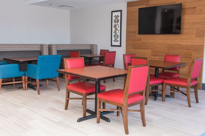 Imagen del bar/restaurante del Hotel Holiday Inn Express And Suites Columbia-fort Jackson, An Ihg. Foto 5