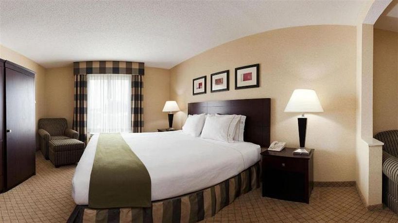 Imagen de la habitación del Hotel Holiday Inn Express And Suites Concord. Foto 5