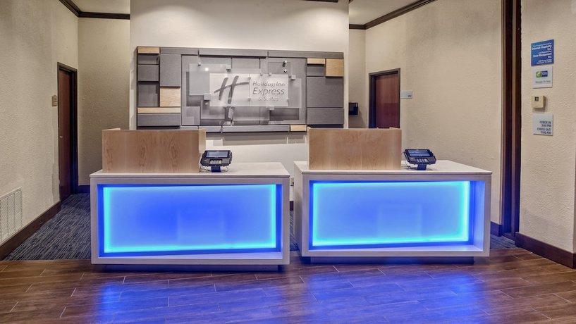 Imagen de los interiores del Hotel Holiday Inn Express And Suites Corsicana, An Ihg. Foto 16