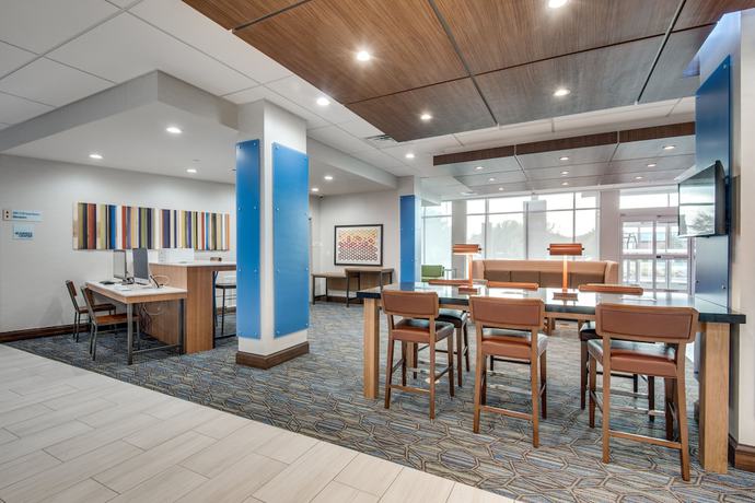Imagen de los interiores del Hotel Holiday Inn Express And Suites Dallas North - Addison, An Ihg. Foto 16