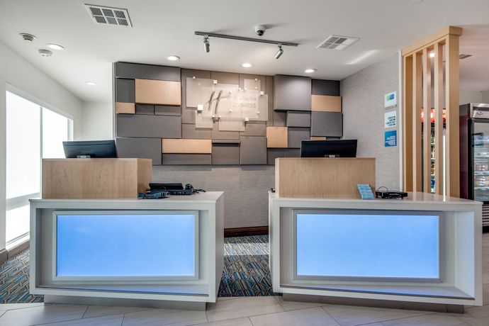 Imagen de los interiores del Hotel Holiday Inn Express And Suites Dallas North - Addison, An Ihg. Foto 18