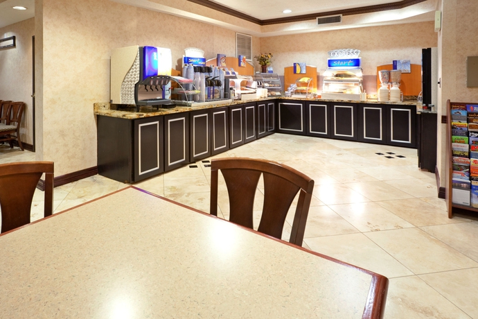 Imagen del bar/restaurante del Hotel Holiday Inn Express And Suites Dallas Park Central Northeast. Foto 1