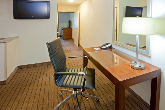 Imagen de la habitación del Hotel Holiday Inn Express And Suites Dallas Park Central Northeast. Foto 8