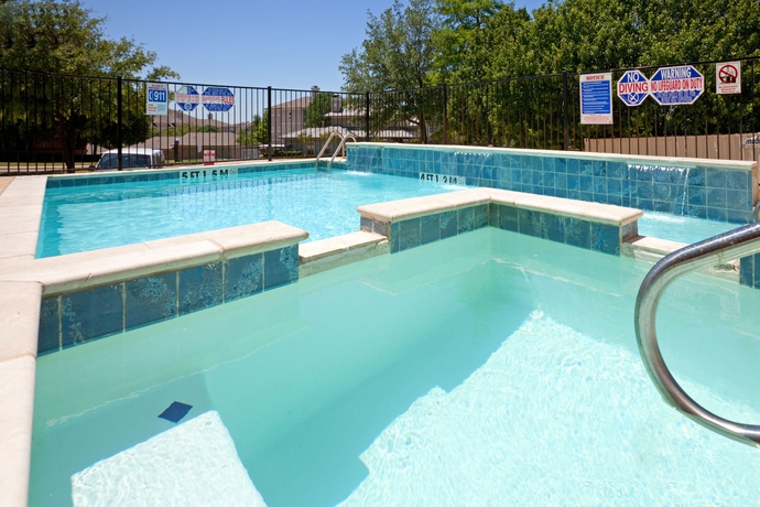 Imagen de la piscina del Hotel Holiday Inn Express And Suites Dallas Park Central Northeast. Foto 15