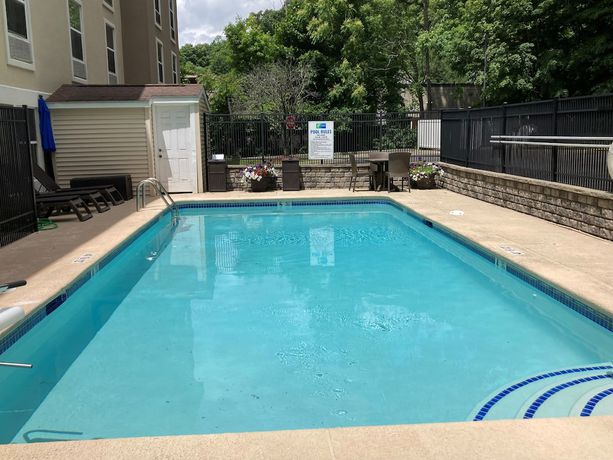 Imagen de la piscina del Hotel Holiday Inn Express And Suites Danbury - I-84, An Ihg. Foto 19