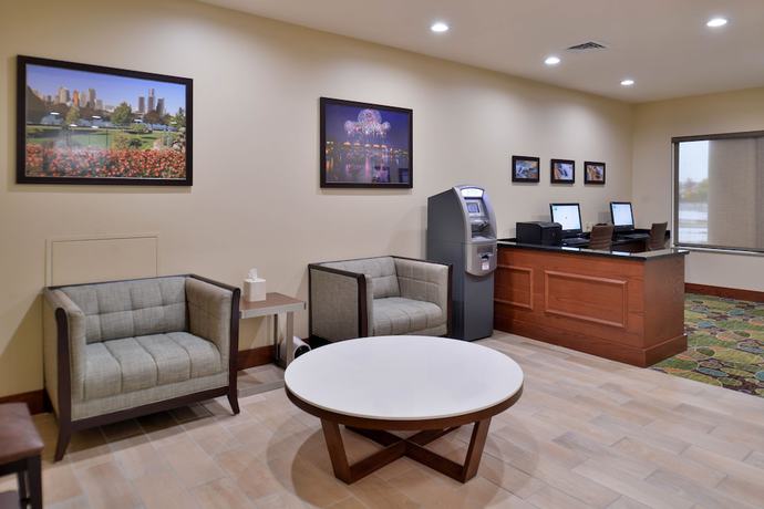Imagen de los interiores del Hotel Holiday Inn Express And Suites Dearborn Sw - Detroit Area, An Ihg. Foto 16