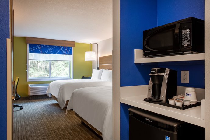 Imagen de la habitación del Hotel Holiday Inn Express And Suites Deland South, an IHG Hotel. Foto 11