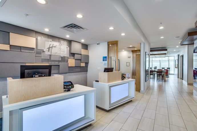 Imagen de los interiores del Hotel Holiday Inn Express And Suites Denton South, An Ihg. Foto 15