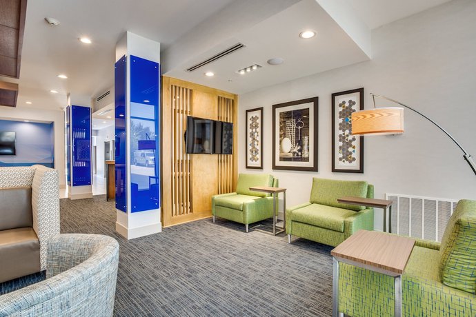 Imagen de los interiores del Hotel Holiday Inn Express And Suites Denton South, An Ihg. Foto 16
