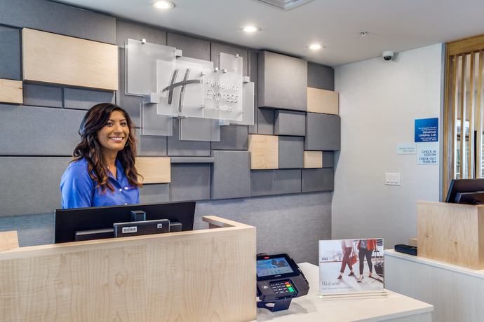 Imagen de los interiores del Hotel Holiday Inn Express And Suites Denton South, An Ihg. Foto 17