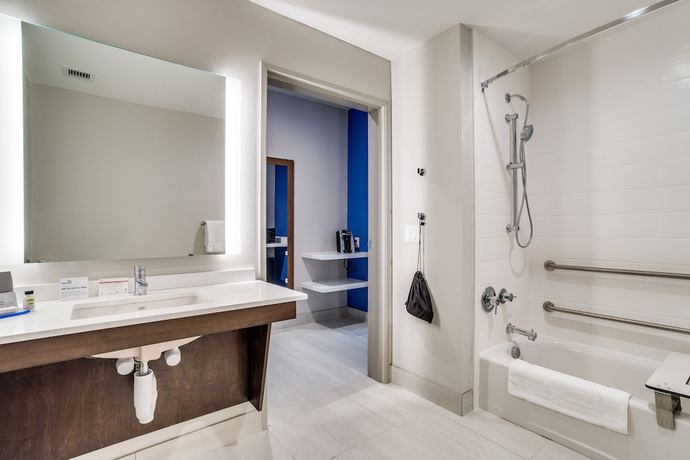 Imagen de la habitación del Hotel Holiday Inn Express And Suites Denton South, An Ihg. Foto 3