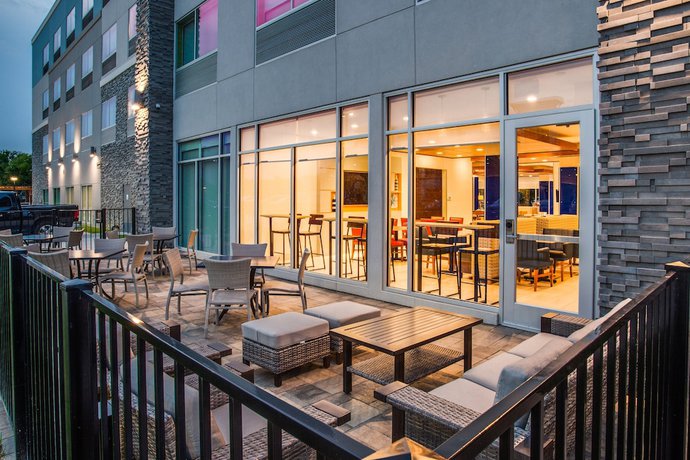 Imagen de la habitación del Hotel Holiday Inn Express And Suites Denton South, An Ihg. Foto 9